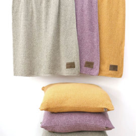 Knitted soft blanket