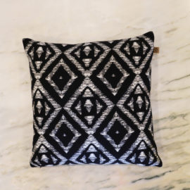 Cushion cover with single design